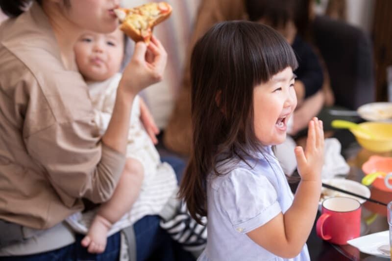 喫煙可の喫茶店に「子連れ」客が現れてモヤッ。飲食店の“声”は真に伝えたい人には響かない大問題