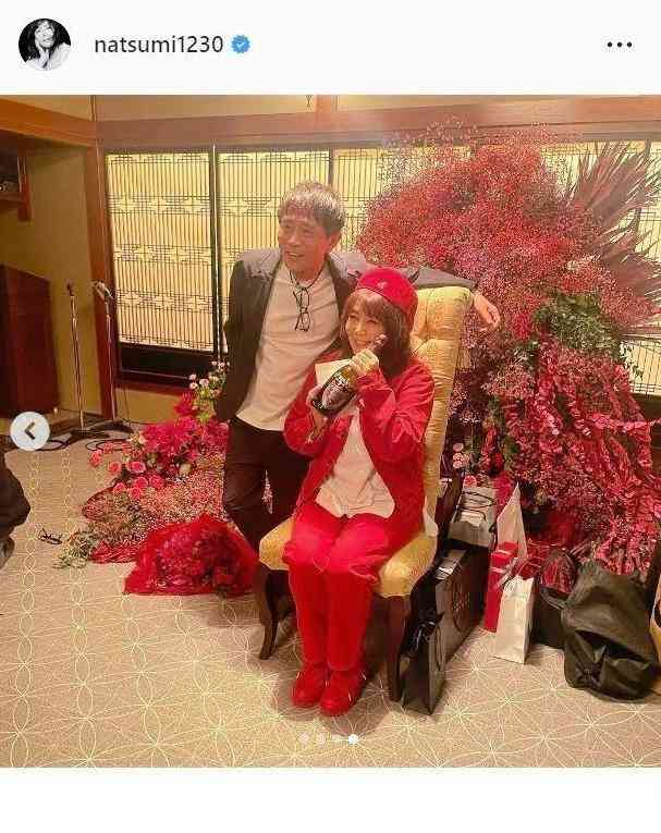 小川菜摘　還暦パーティーで浜田雅功とラブラブ2ショット　YOU、モモコら集合