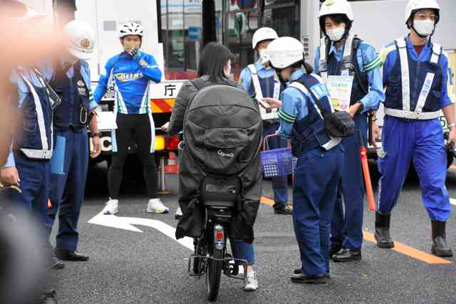 自転車による歩行者の死亡・重傷、4割が歩道　走行ルール徹底されず