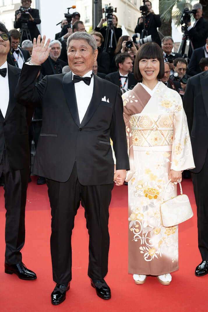 北野武、新作映画「首」のプロモーションが盛り上がらない背景に新妻？　「金にならない仕事にNGを出す」