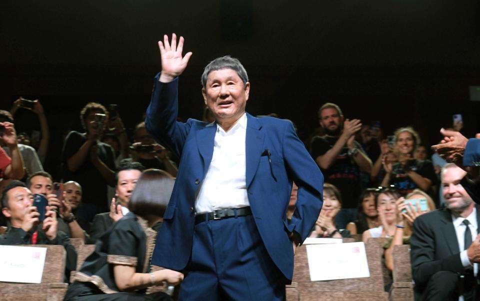 北野武監督スタンディングオベーション止まらず自ら制止　ベネチア国際映画祭で新作「ブロークンレイジ」世界初公開