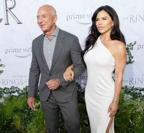 アマゾン創業者から“4億円近い指輪”でプロポーズ、婚約者「少し気を失った」