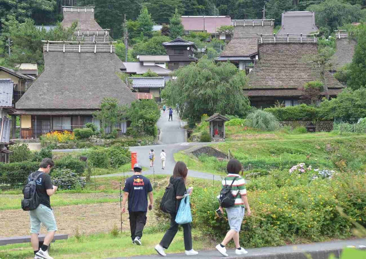 訪日客に人気、京都の「かやぶきの里」で深刻トイレ問題　著しい汚れ、和式で使い方分からず？
