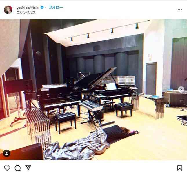 YOSHIKI、ピアノの前で倒れ込む「また入院してしまうような」　「無理しちゃダメですよ！」ハードな働き方に心配の声
