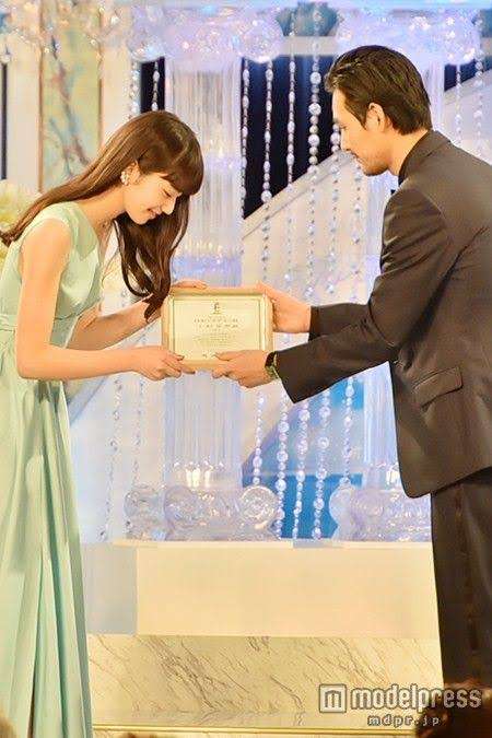 二の腕の細い女性芸能人が見たい！【画像】