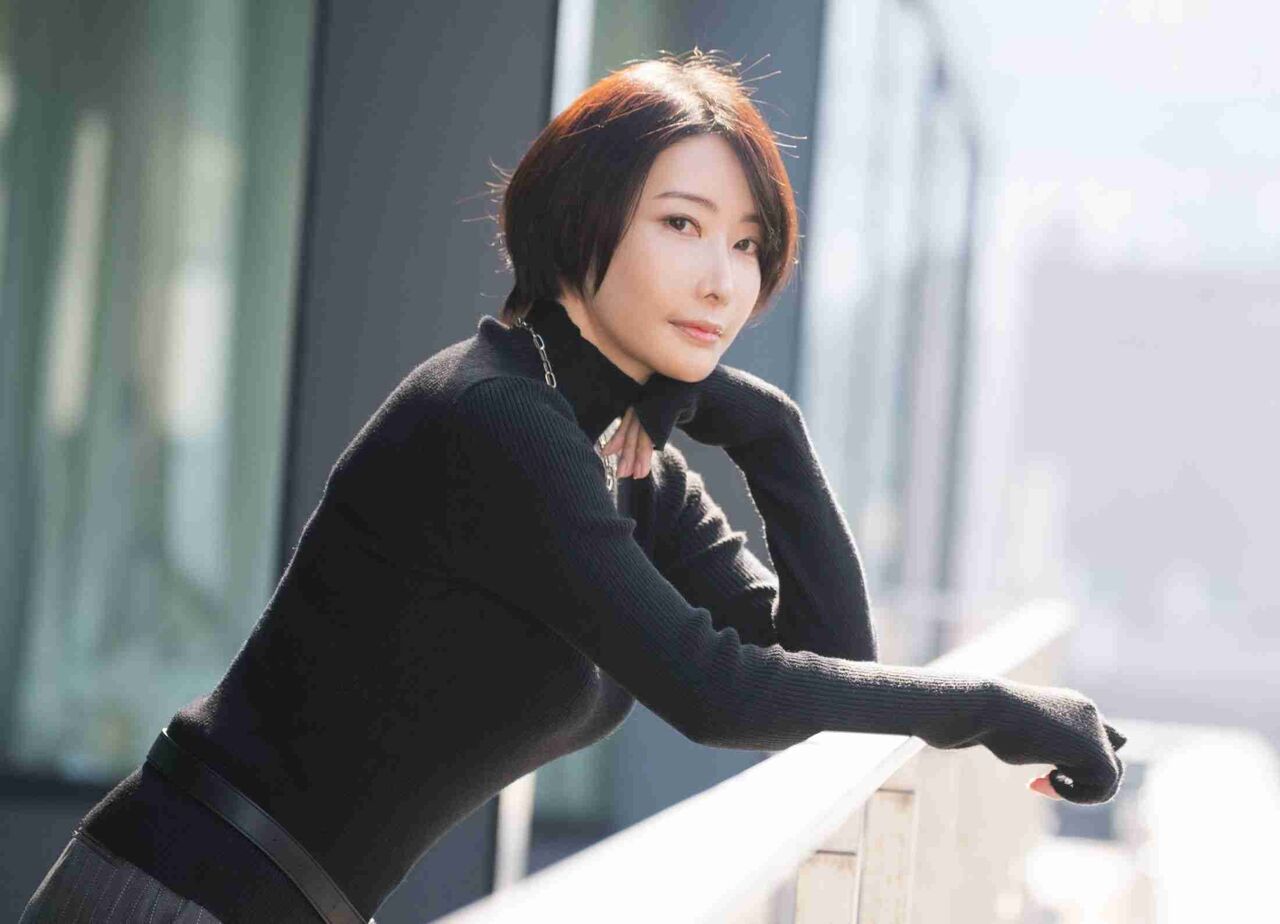 「ババアになってから整形しても遅すぎる」46歳・美しすぎる漫画家が語った「若さを維持できる人・できない人の差」