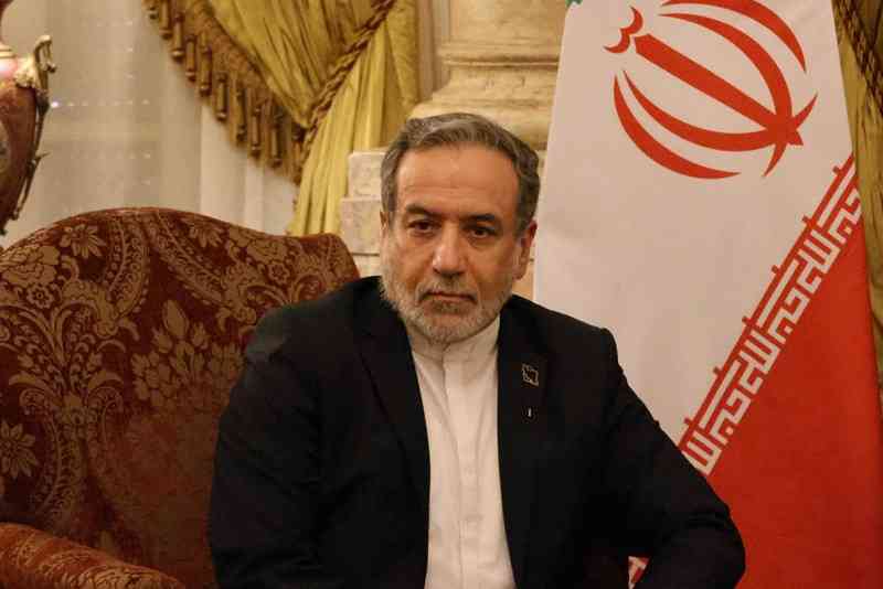 イラン外相、ホルムズ海峡「開放」を宣言　イラン側指定航路で