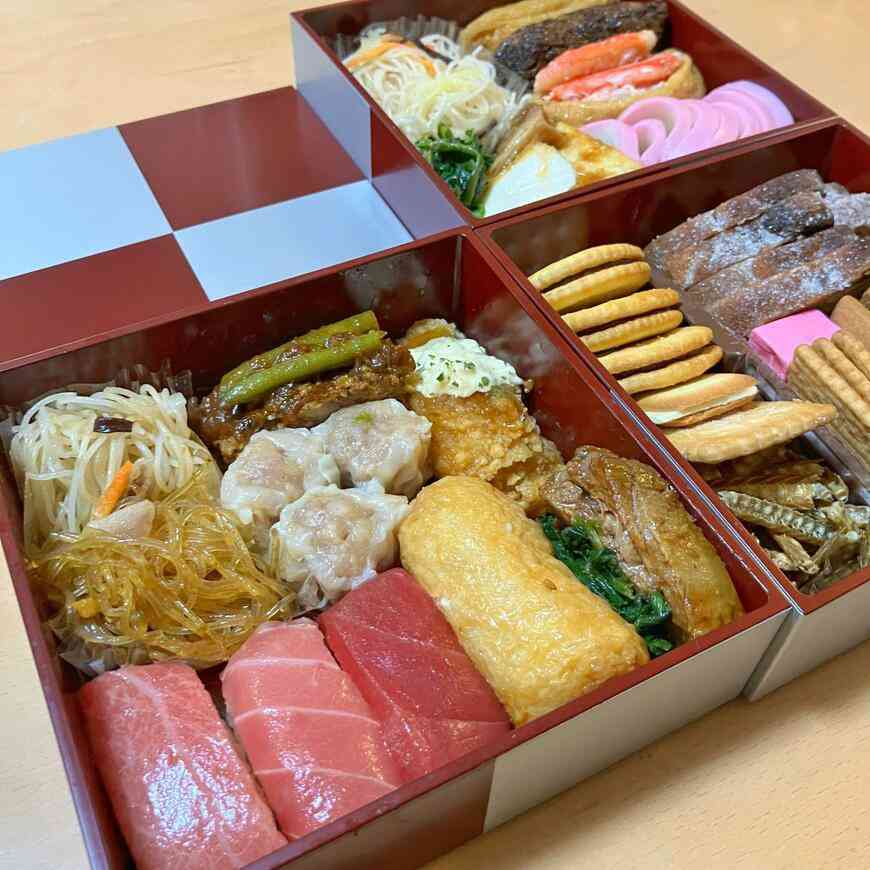 本当に食べたいものだけを入れた「おせち」が話題　自由な発想に絶賛の声が続出