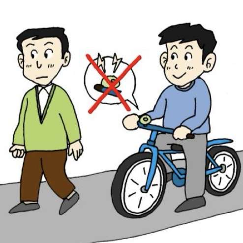 追い越しで自転車のベル鳴らしますか？