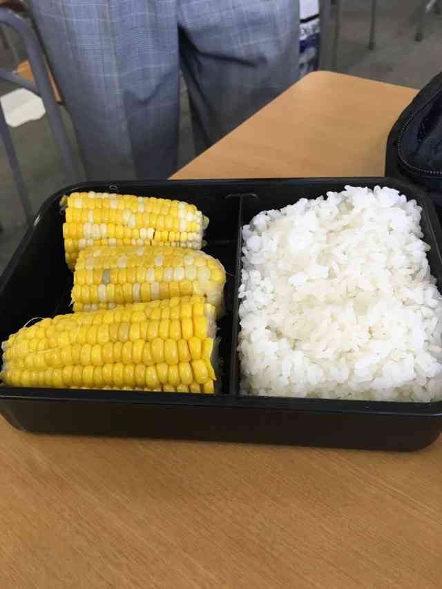 高校時代「オカンに作ってもらってた弁当」が斬新　インパクト抜群の数々　母へ「おもろいし美味い」と感謝
