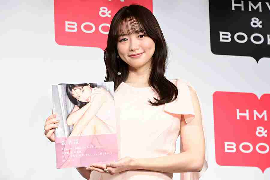 森香澄、ヒップが印象的なカットに「これは頑張りましたね」　ファースト写真集を先行公開