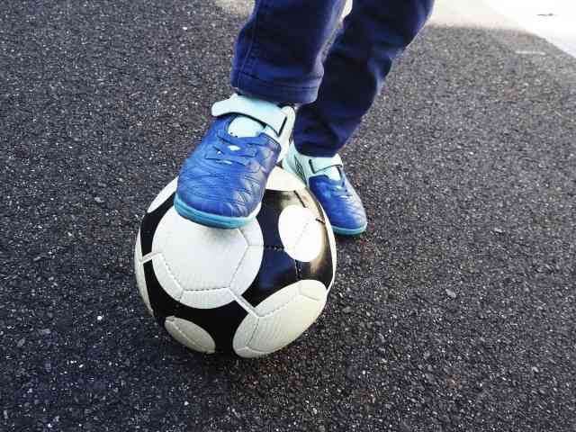 【危ない】家の前で球戯【うるさい】