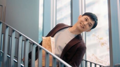 吉沢亮、マクドナルド新CMに初単独出演 “ウッキウキ”自身考案のポーズ披露