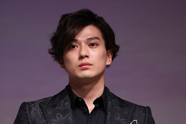 新田真剣佑　実写版ワンピ好評で海外ファンが虜に！インスタフォロワー100万人増、既婚者と知ってショック受ける人も