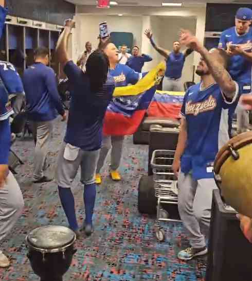 またベネズエラが暴走？「反省の色なし」米国とのWBC決勝進出を決めた選手がロッカーで「ピザを食ったぞ！」と今度は全員で大合唱の大騒ぎ…SNSで「敬意を示せ」と物議醸す