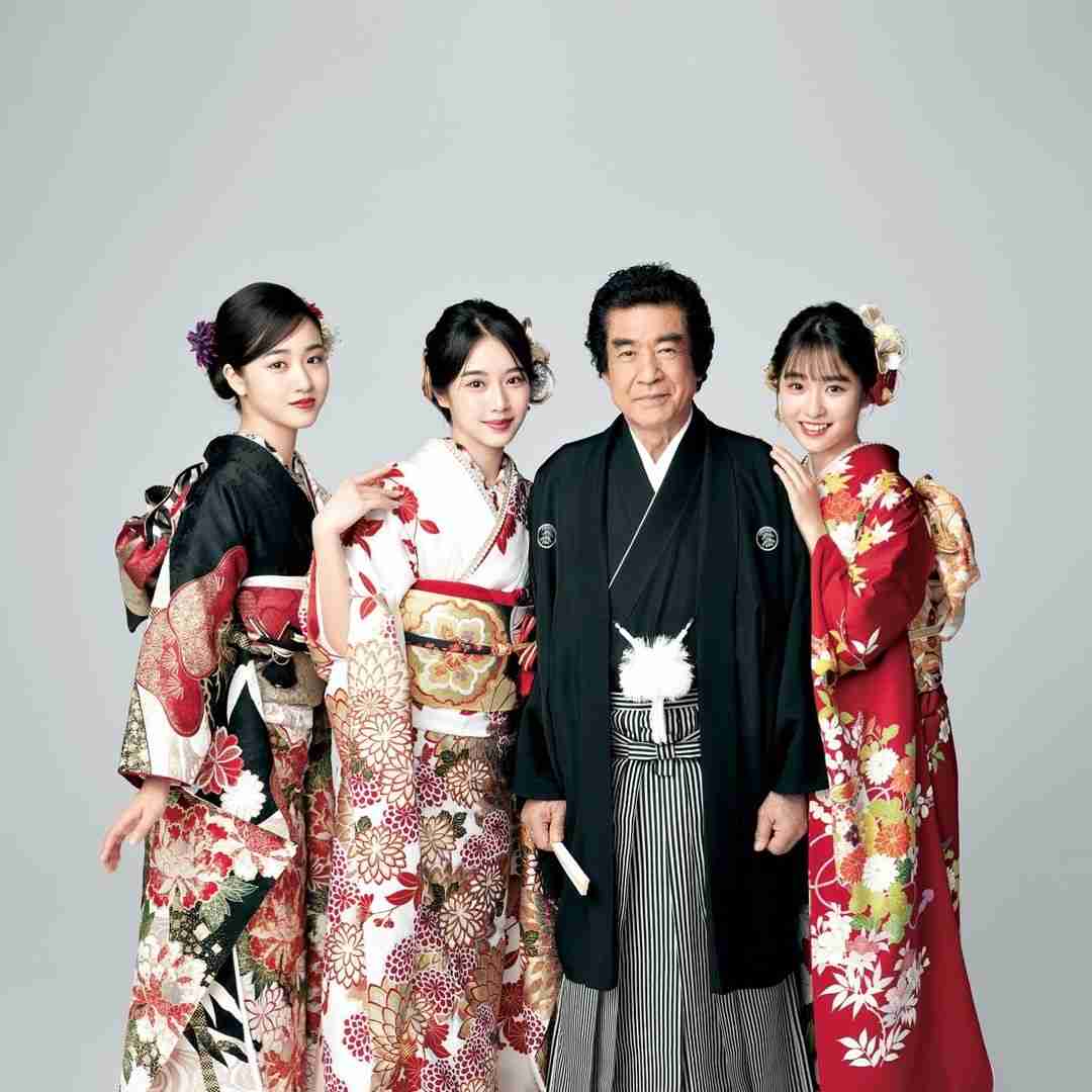 「こんな美人三姉妹、世の中にいますか？」藤岡弘、の娘たちが「みんな綺麗な顔立ち」イケメン長男も話題