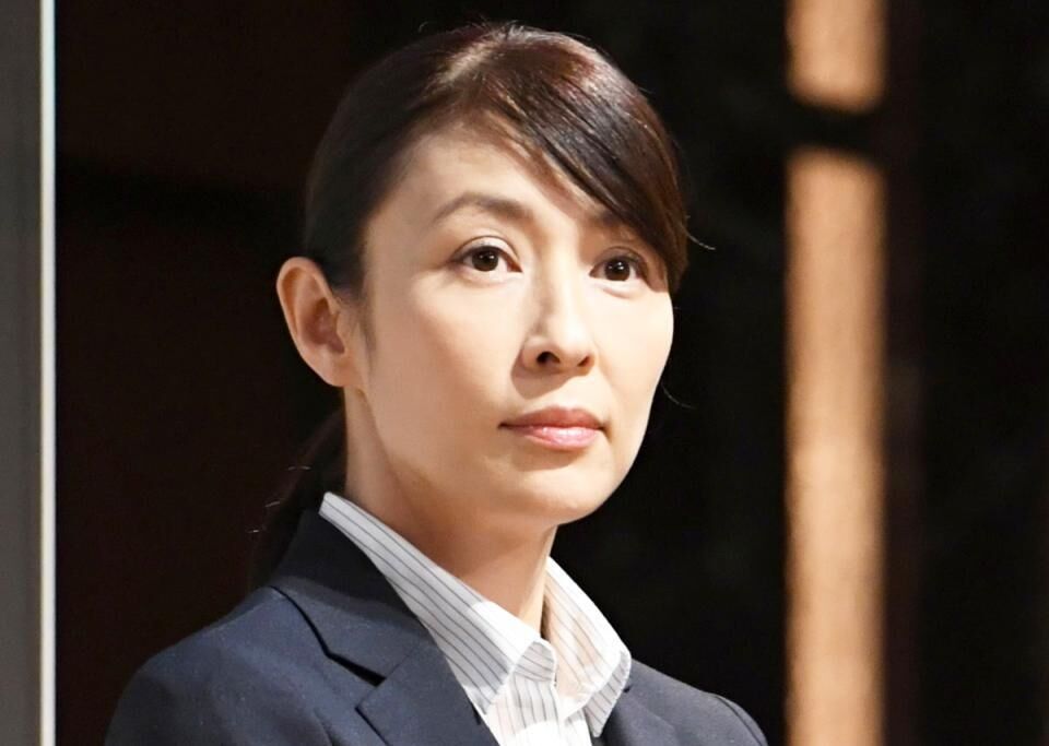 水野美紀、祖父の火葬後に謎の金属塊が出現　「人工股関節」説明も「じいちゃんが手術なんて誰も聞いてない」の謎