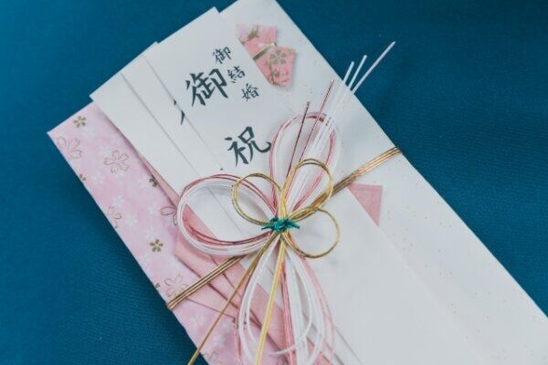 「結婚式でご祝儀3万円は最低ラインだと思います」　友人2人のご祝儀がまさかの1万円！ショックを受けて絶縁した女性