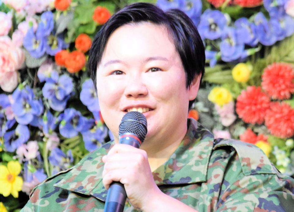 やす子、前髪下ろしたニューヘアスタイル「お仕事で伸ばしました～」もファン「かわいい！」の嵐