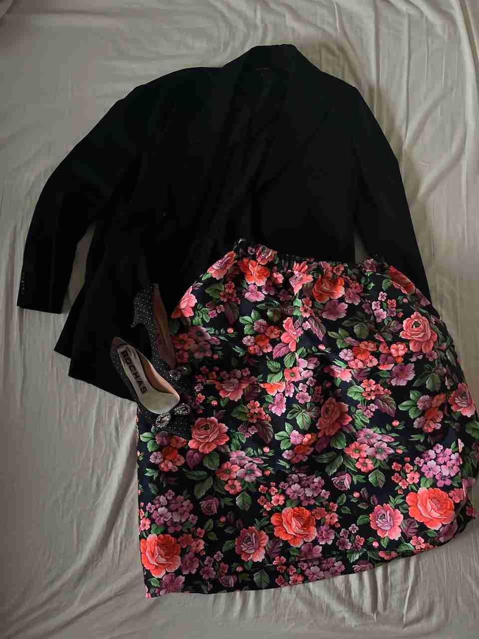 「結婚式用のワンピースが箪笥の肥やしに…」おしゃれプロが行きついた“お呼ばれコーデ”の結論。