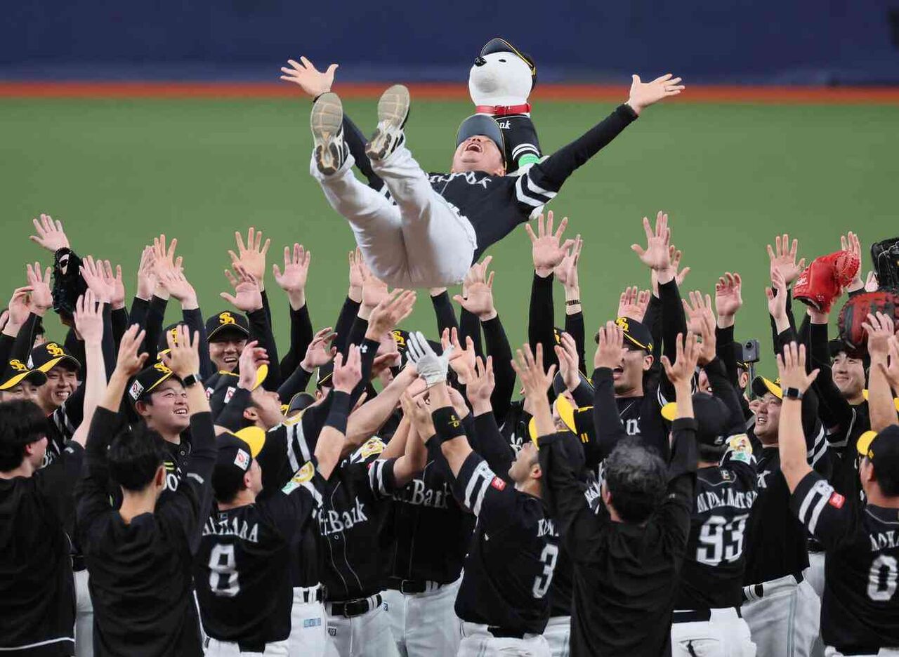 【ソフトバンク】福岡移転後初の3連覇！　破竹の9連勝で球団60年ぶり快挙　貯金39の圧勝V