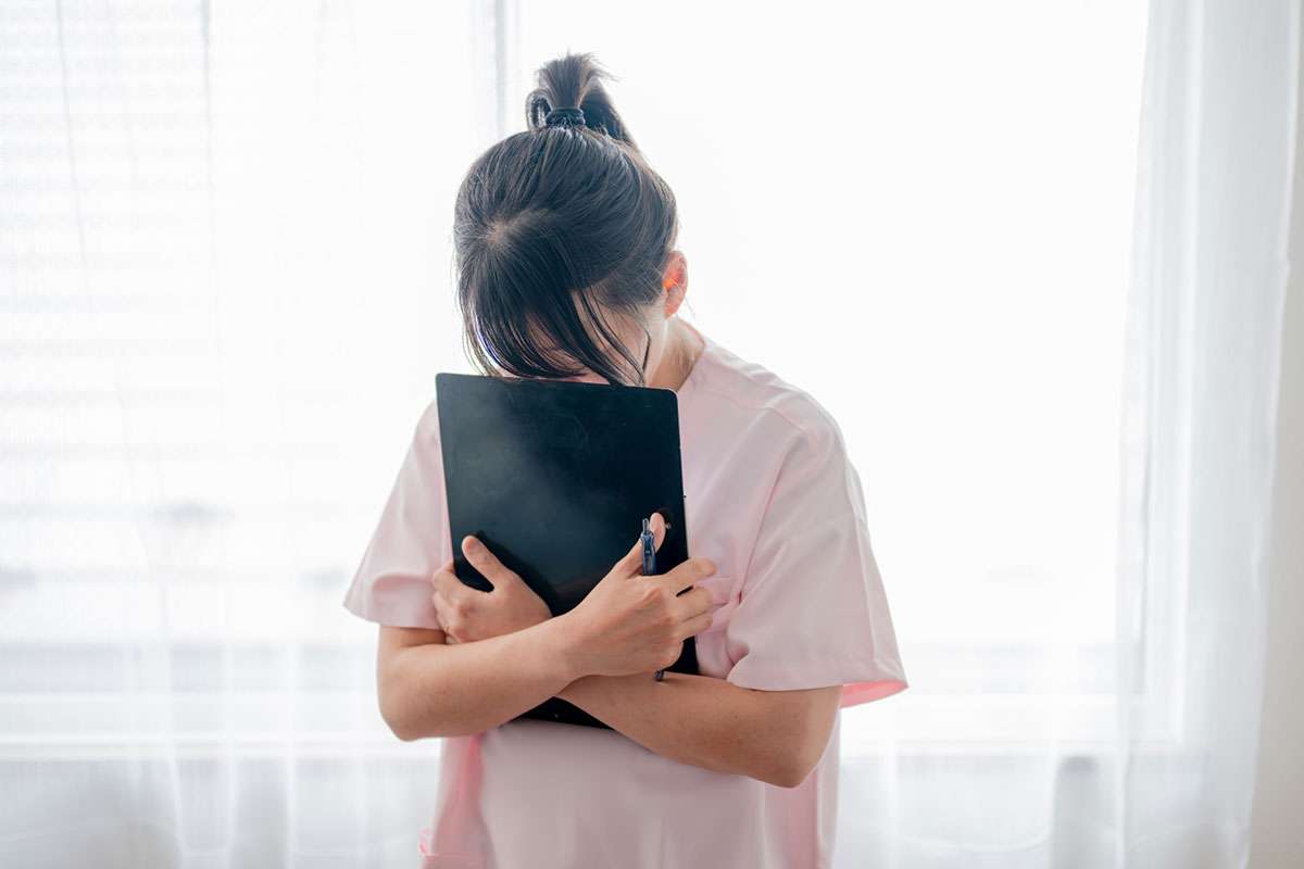 約8割の看護師が《カスハラ》被害に…身体的な暴力、セクハラなど深刻すぎる“現場の声”