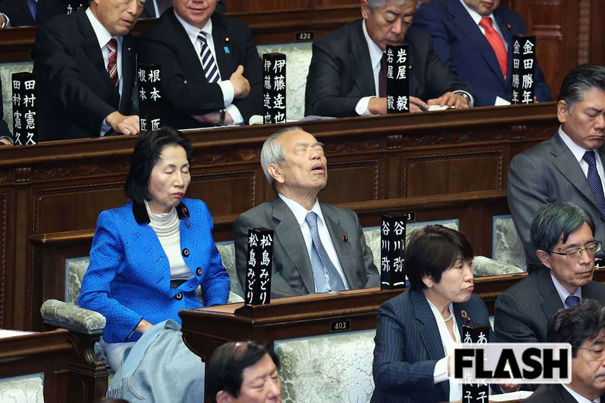 「よく寝ていられるもんだ」逆ギレ議員・谷川弥一氏、国会での爆睡姿に「仕事辞めて家で寝ろ」批判殺到