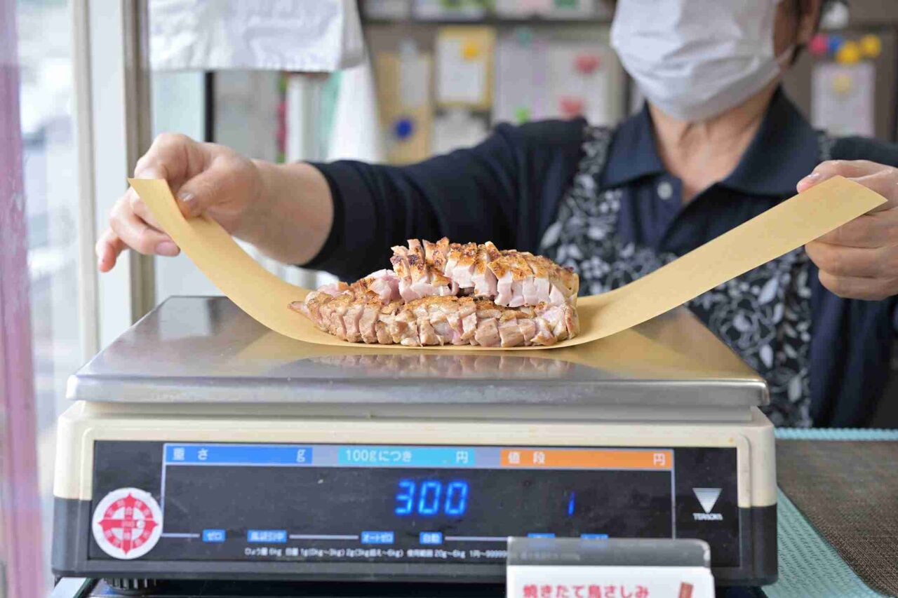 「刷り込みに近い食べ物です」「生ガキを食べる時のほうが緊張します」――鹿児島で「鳥刺し」文化が生き続ける理由