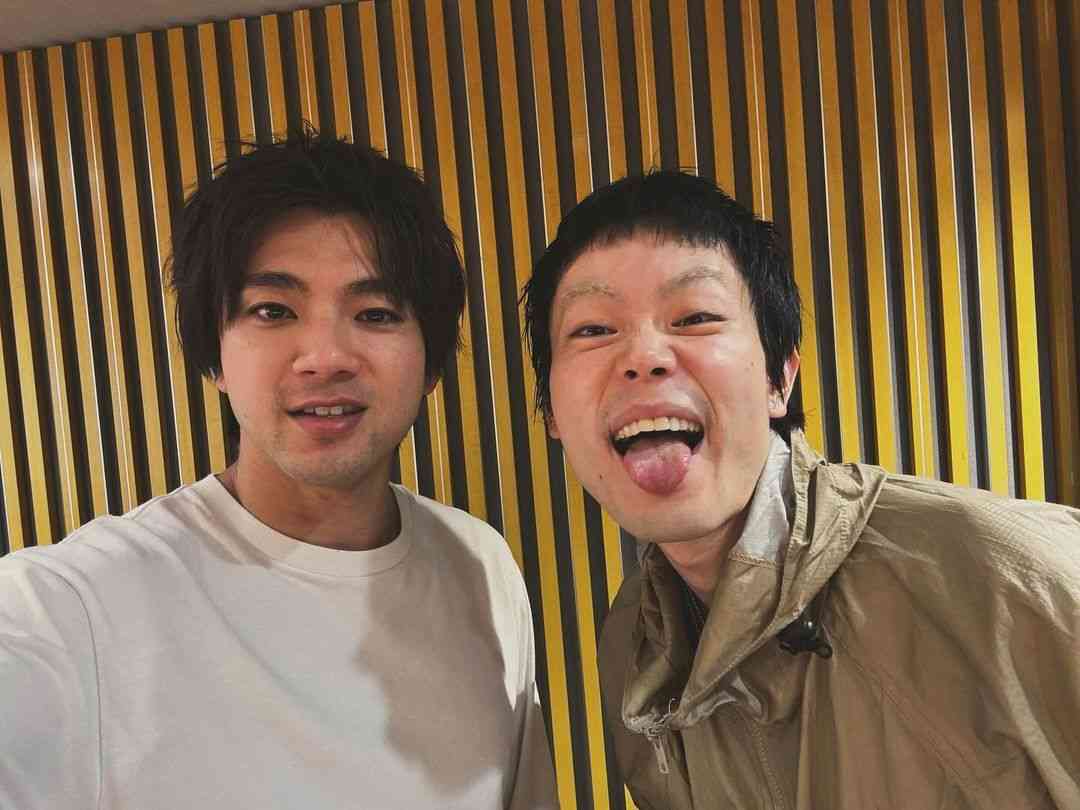 「激変しすぎ」菅田将暉の近影に驚きの声続々「一瞬誰?ってなった」「髪型と顔変わりすぎて」