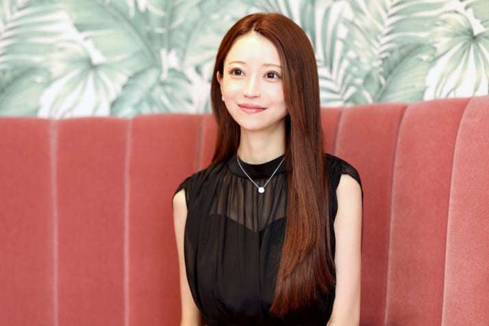 「ホステスを引退してから“目も鼻も大き過ぎる！”って気付いて…」　愛沢えみりが語る整形の光と影　「整形依存」に陥る二つのパターン