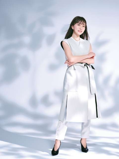 「奇跡の47歳」として憧れを集める人気美容家・石井美保、8月はなんとノーファンデ