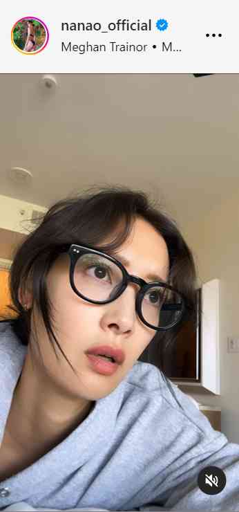 菜々緒が黒ビキニへそピアス姿で美ボディーライン披露　黒ぶち眼鏡のぼさぼさ頭姿から一転