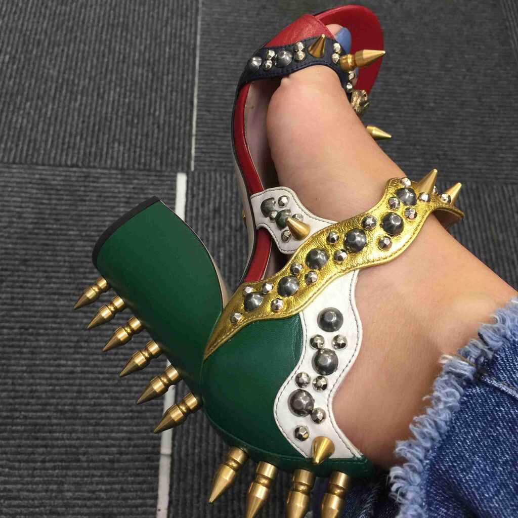 【画像】いくらハイブランドでもこれはいらんなぁと思わせた人が優勝