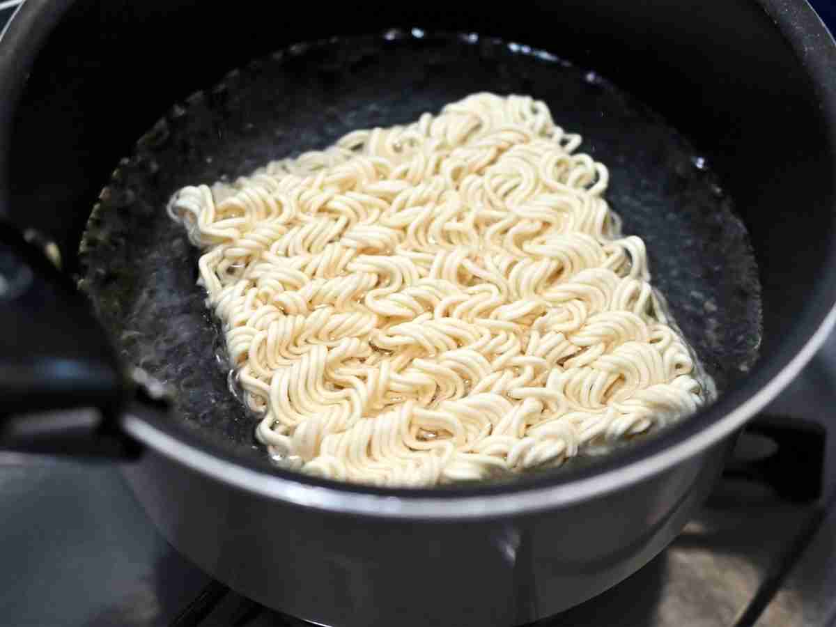 袋麺の粉末スープ　メーカーが『火を止めてから入れる』のを推奨している理由に「初めて知りました」