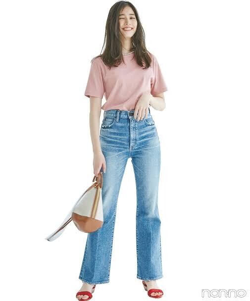 Tシャツとジーンズ姿がかっこいい画像が見たい