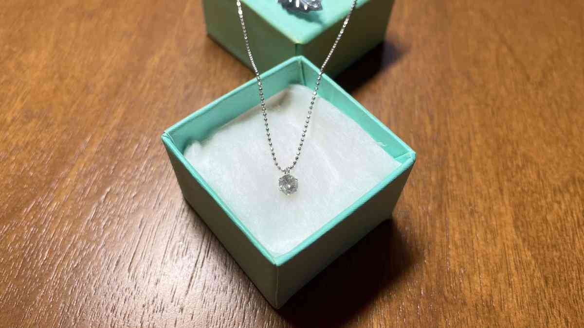 中3のバレンタインデーにもらったチョコの箱を大事に取っておいたら…その後2人に起きた胸ときめく展開に「ステキすぎる」「甘酸っぱい」