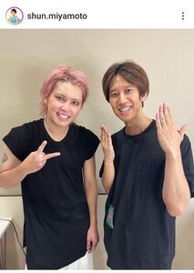 手越祐也、いつの間にムキムキ化！腕にタトゥー？意外な人物と「驚きの2ショット」