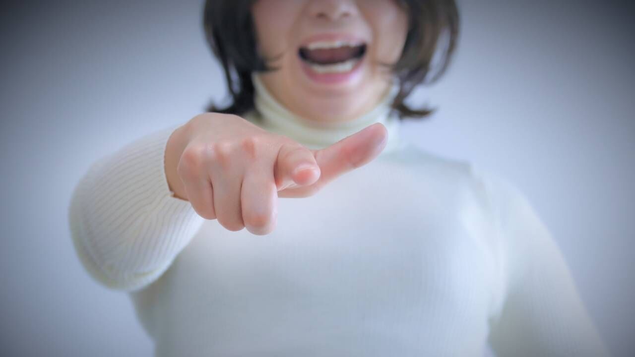 年金「月29万円」都内在住の73歳男性、要介護の妻を〈有料老人ホーム〉へ…事情を知った44歳娘“大激怒”のワケ