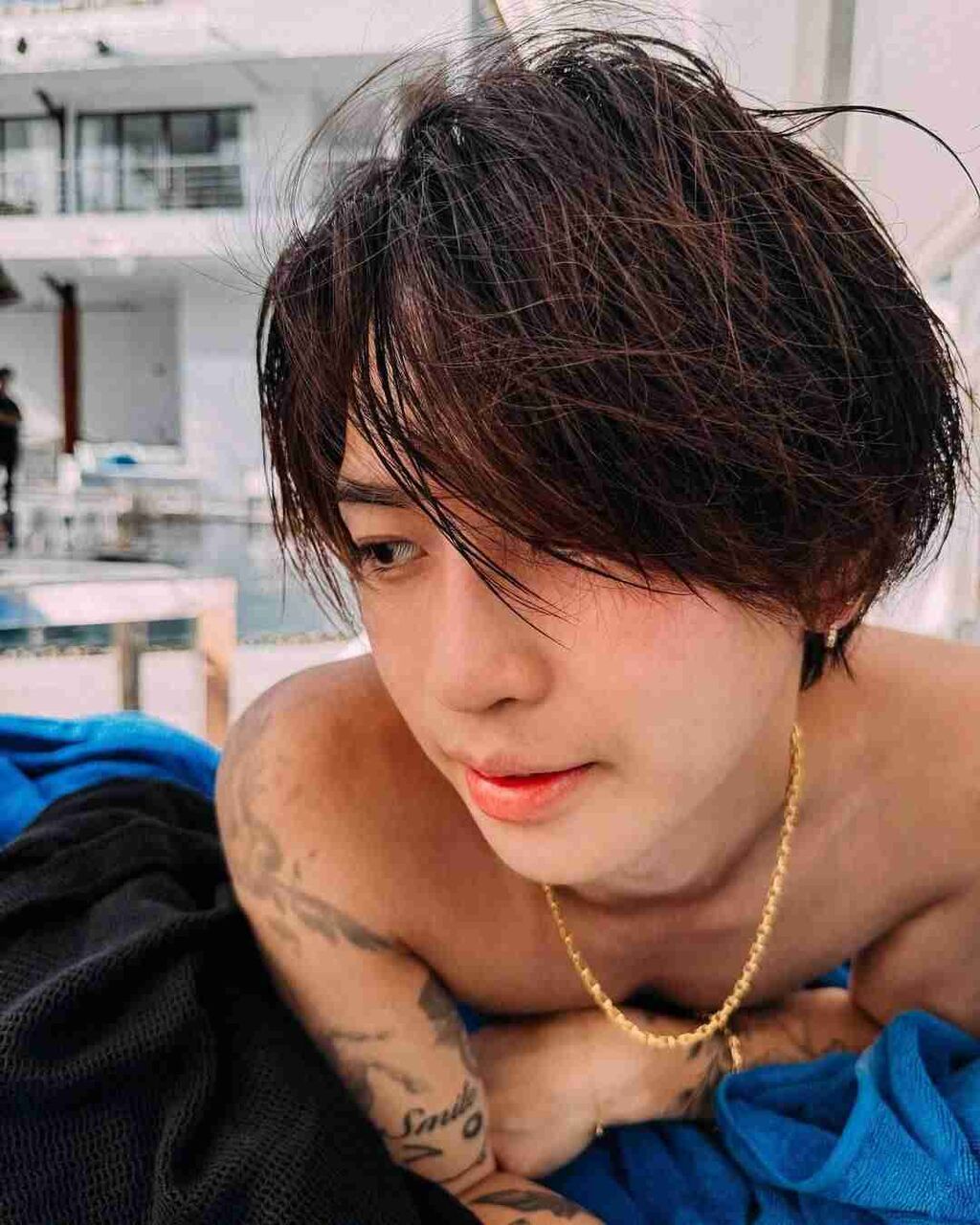 キンプリ脱退から3年…〝タトゥーびっしり〟岩橋玄樹の近影にファン騒然!!「子供が見ても大丈夫？」「ほんとにかっこ良すぎる」