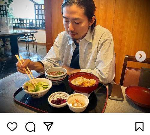 真田広之の元妻・手塚理美、次男の写真に反響「お父さんそっくり」「一瞬驚きました」