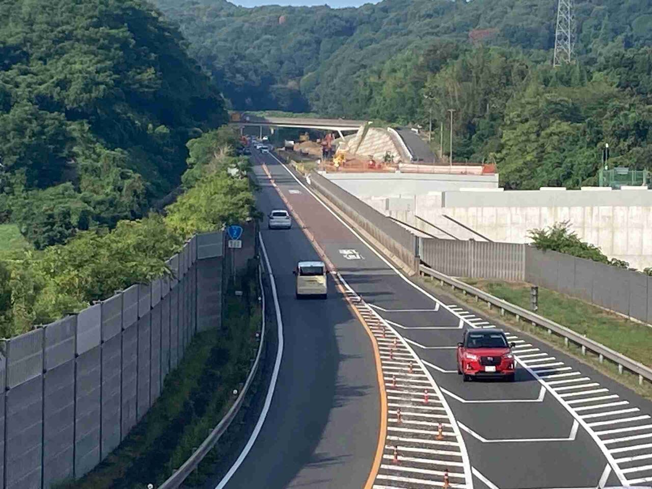 歩行中の男児が未明に国道2号で軽乗用車と衝突 男児は意識不明の重体 身元確認進める 広島・福山市