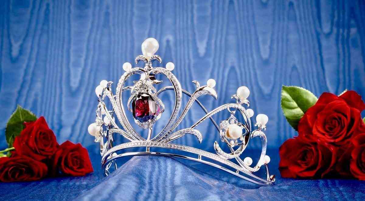 “マリー・アントワネットのティアラ”が1億円で販売! 「ベルばら」誕生50周年記念に制作