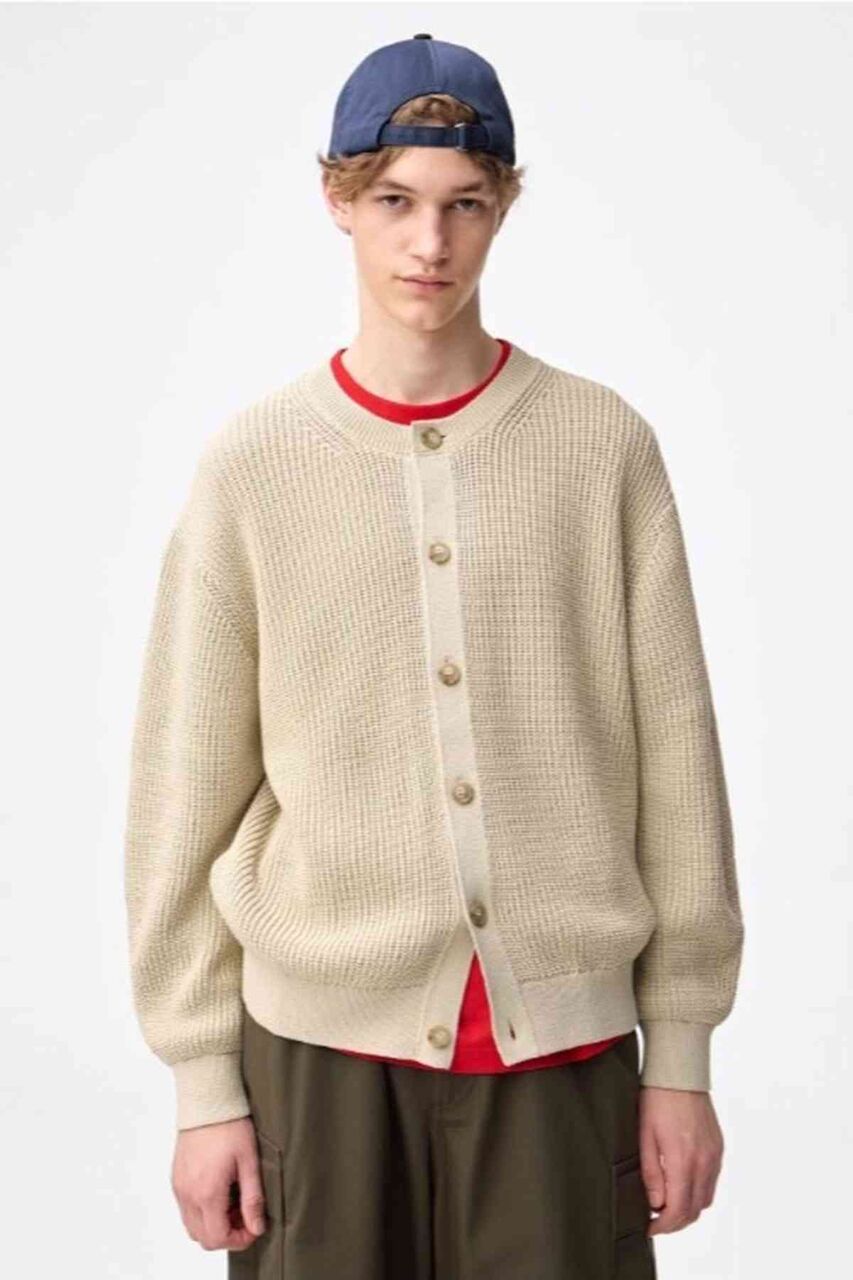 目黒蓮着用の1490円「GU」カーディガンが爆売れ、転売市場で5000円超!　“先輩”キムタクを継ぐ“めめ売れ”の驚異