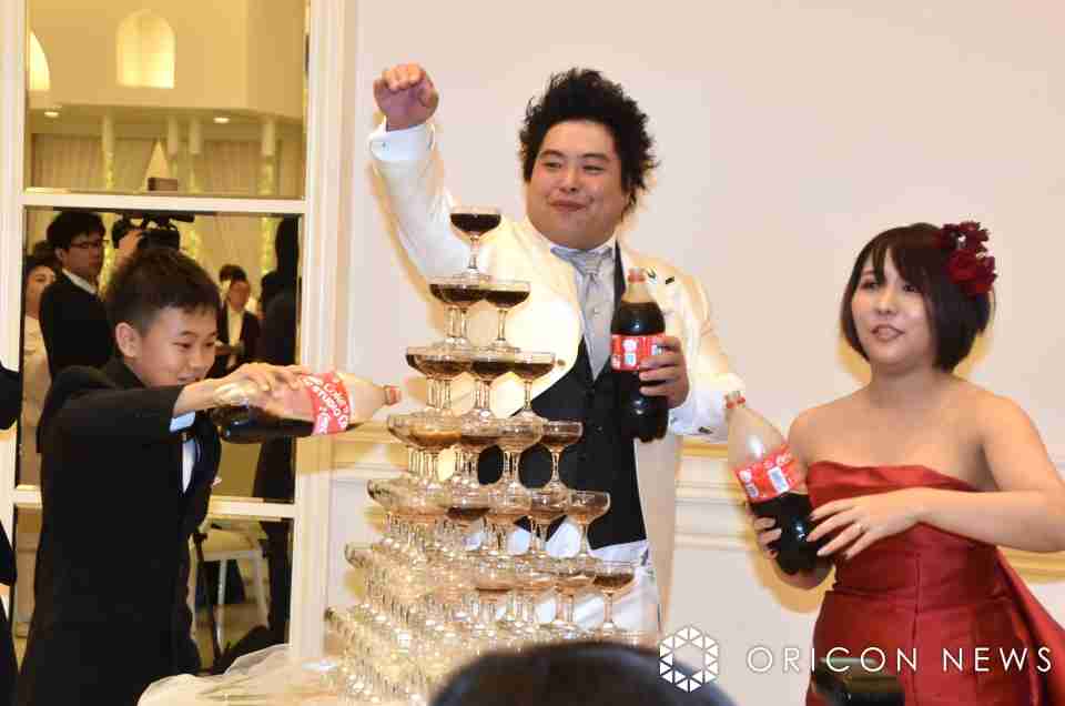 へずま&しーちゃん、結婚式でメントスコーラのシャンパンタワー ゆたぼんも参加