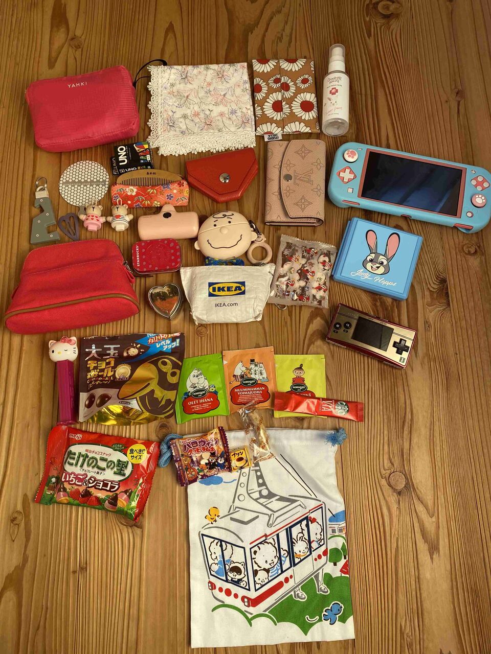 バッグの中身を見せて下さい［2023冬］