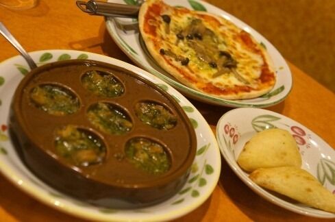 休日にファミレス・チェーン店で一人飲み