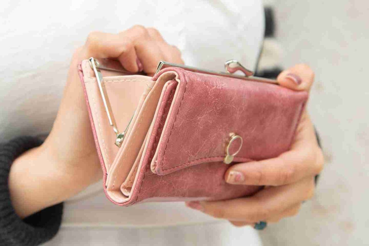 大好きだったのは昔の話!?「推し活をやめた瞬間」とその理由を調査