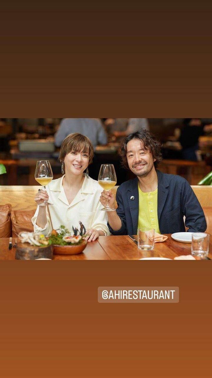 結婚8年の上野樹里、雰囲気ガラリの美女オーラ！11歳年上の夫とラブラブ夫婦ショット