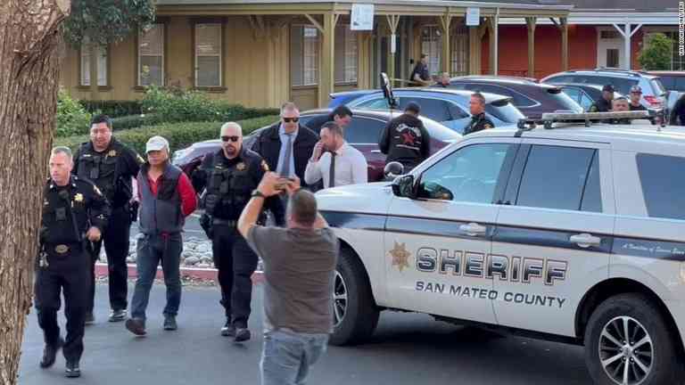 「悲劇に次ぐ悲劇」、44時間で3件の銃乱射　19人死亡　米カリフォルニア州
