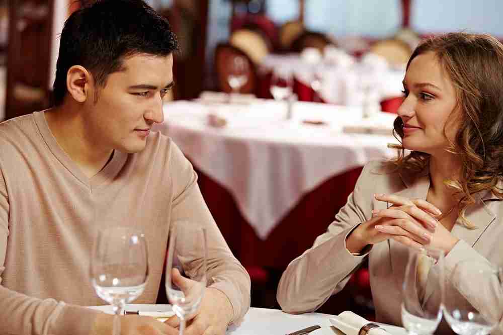 「好きだったのにデートしたら秒で冷めました…!」男性が超ムリと感じた「女性の言動」